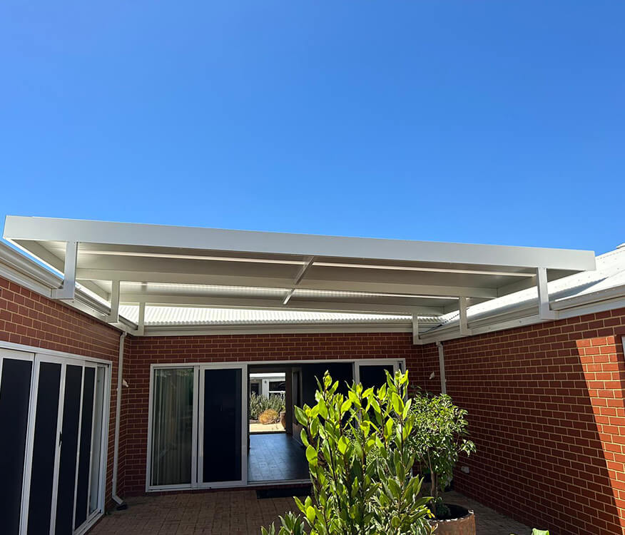insulated roof patio in backyard in perth