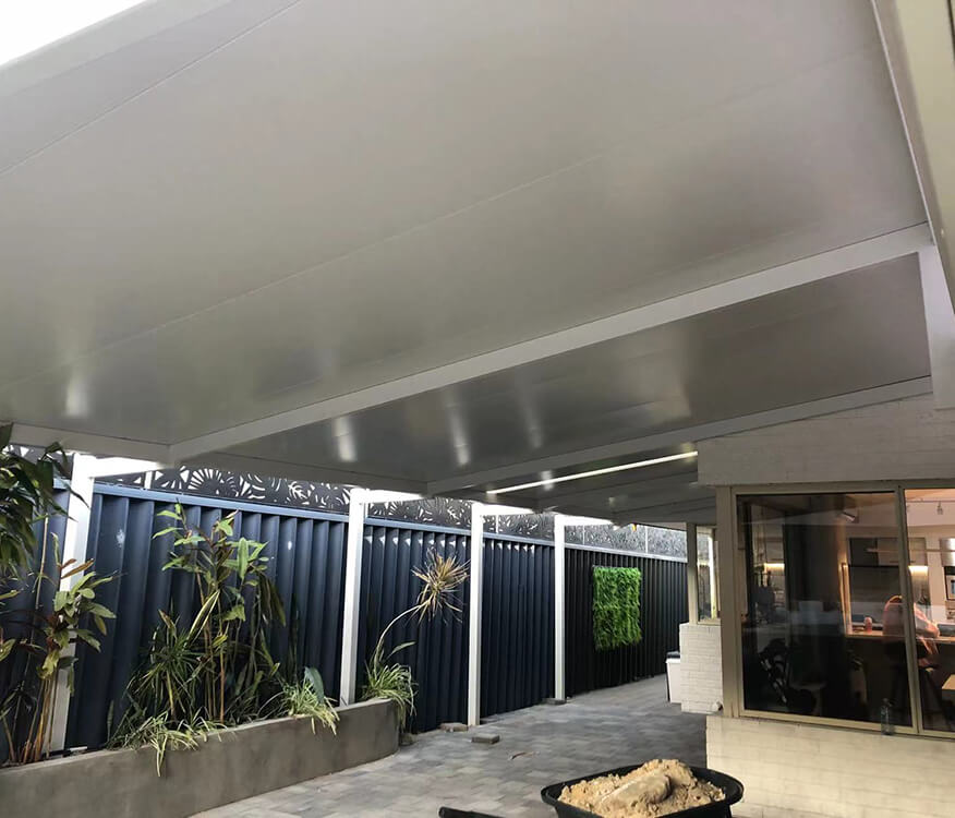 insulated roof patio in white